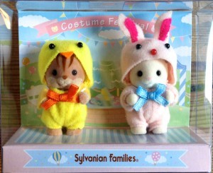 Sylvanian Families – Japanese Collection – Baby Costume Set – Baby Walnut Squirrel in Chicken Costume & Baby Cat in Pink Rabbit/Bunny Costume