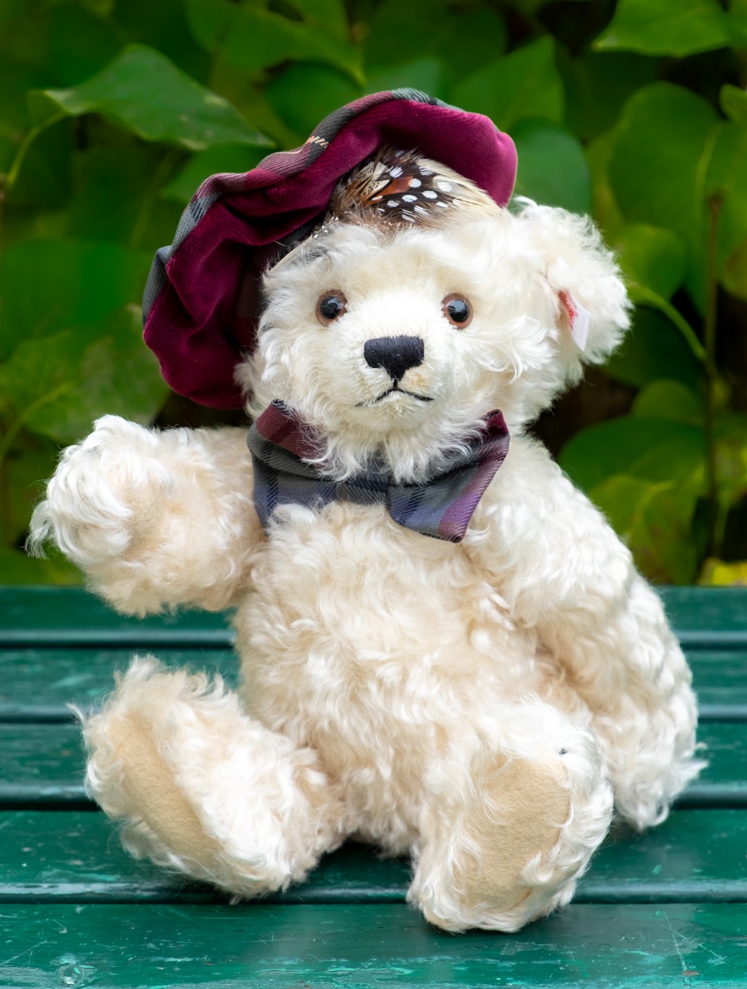 Scottish Teddy Bear 2001 – Steiff – A specially commissioned