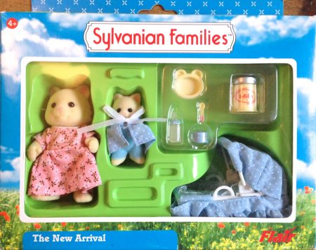 Sylvanian Families – The New Arrival Set – Chantilly Cream Cat Mother with Baby Boy – MIB