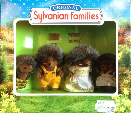 Sylvanian Families UK – Bramble Hedgehog Family of 4 – MIB
