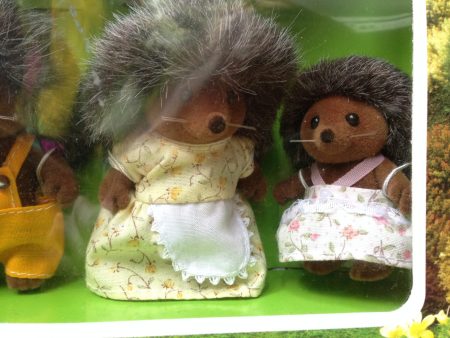 Sylvanian Families UK – Bramble Hedgehog Family of 4 – MIB - Image 2