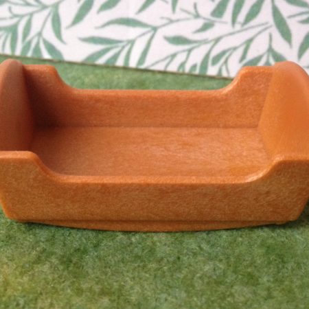 Sylvanian Families – Light Brown Baby Crib