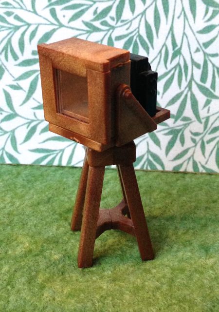 Sylvanian Families – Photographer's old-fashioned Camera with Tripod - Image 2