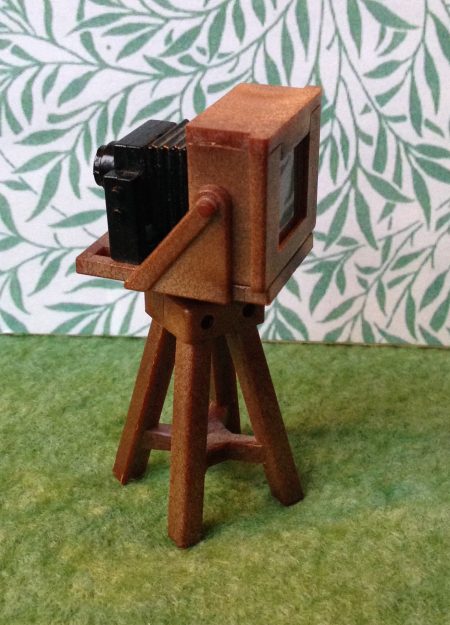 Sylvanian Families – Photographer's old-fashioned Camera with Tripod