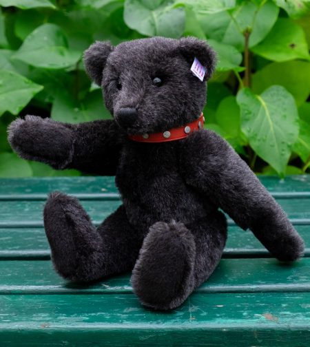 Steiff - Black Bear with Red Leather Necklet - Special limited edition of 3000 - Year 2004 - Elephant logo button - EAN 038150 - Image 4