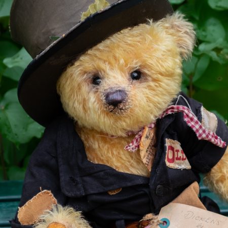 Dickens - by Lisa Rosenbaum for Oz Matilda Bear Co - Year 2005 - OOAK Dickens - by Lisa Rosenbaum for Oz Matilda Bear Co - Year 2005 - OOAK