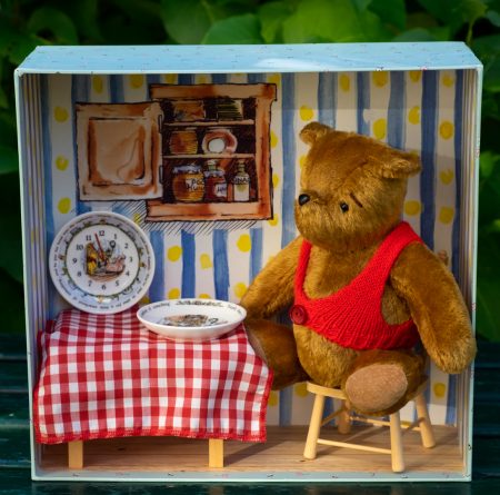 Winnie-the-Pooh in his Kitchen - Gabrielle Designs and Royal Doulton - Ltd. ed. of 5000 - 1990s