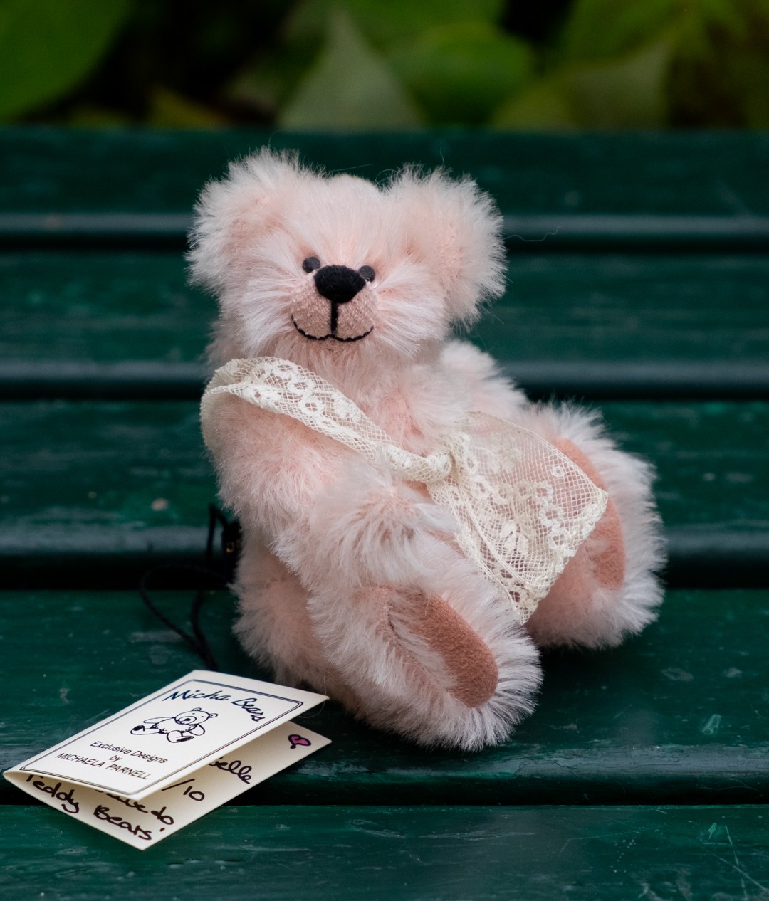 Micha Bears - Rosabelle - by Michaela Parnell - Ltd. ed. 4/10 Exclusive to Teddy Bears of Witney - Early 2000s - Handmade in England Micha Bears - Rosabelle - by Michaela Parnell - Ltd. ed. 4/10 Exclusive to Teddy Bears of Witney - Early 2000s - Handmade in England - Image 4