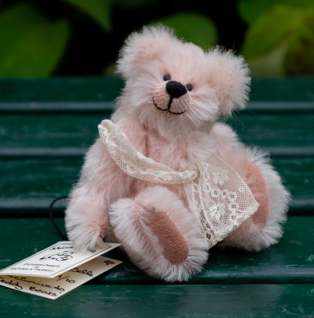 Micha Bears - Rosabelle - by Michaela Parnell - Ltd. ed. 4/10 Exclusive to Teddy Bears of Witney - Early 2000s - Handmade in England