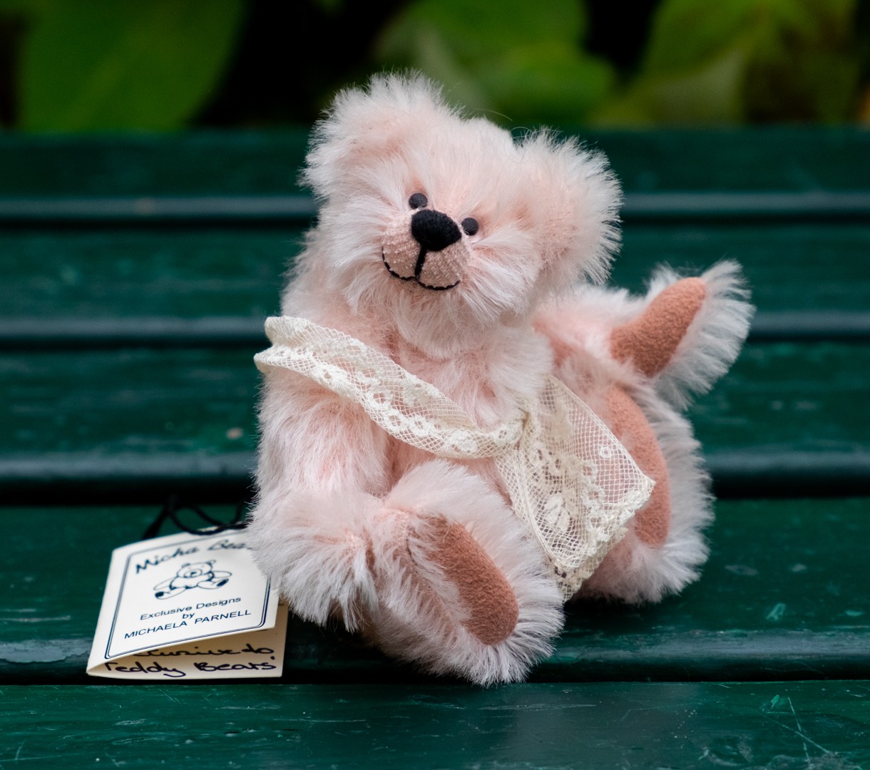 Micha Bears - Rosabelle - by Michaela Parnell - Ltd. ed. 4/10 Exclusive to Teddy Bears of Witney - Early 2000s - Handmade in England Micha Bears - Rosabelle - by Michaela Parnell - Ltd. ed. 4/10 Exclusive to Teddy Bears of Witney - Early 2000s - Handmade in England - Image 2