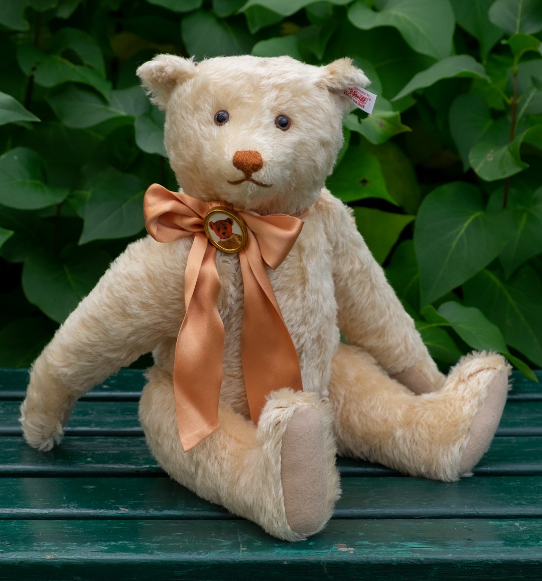Teddy Bear Xenia – Steiff – Ltd. ed. of 1500 pcs – Years